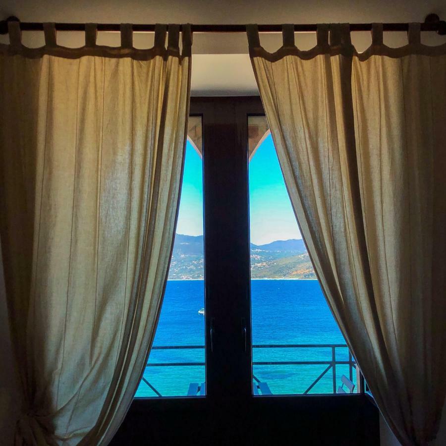 L'antica Torre Del Porto Holiday home *